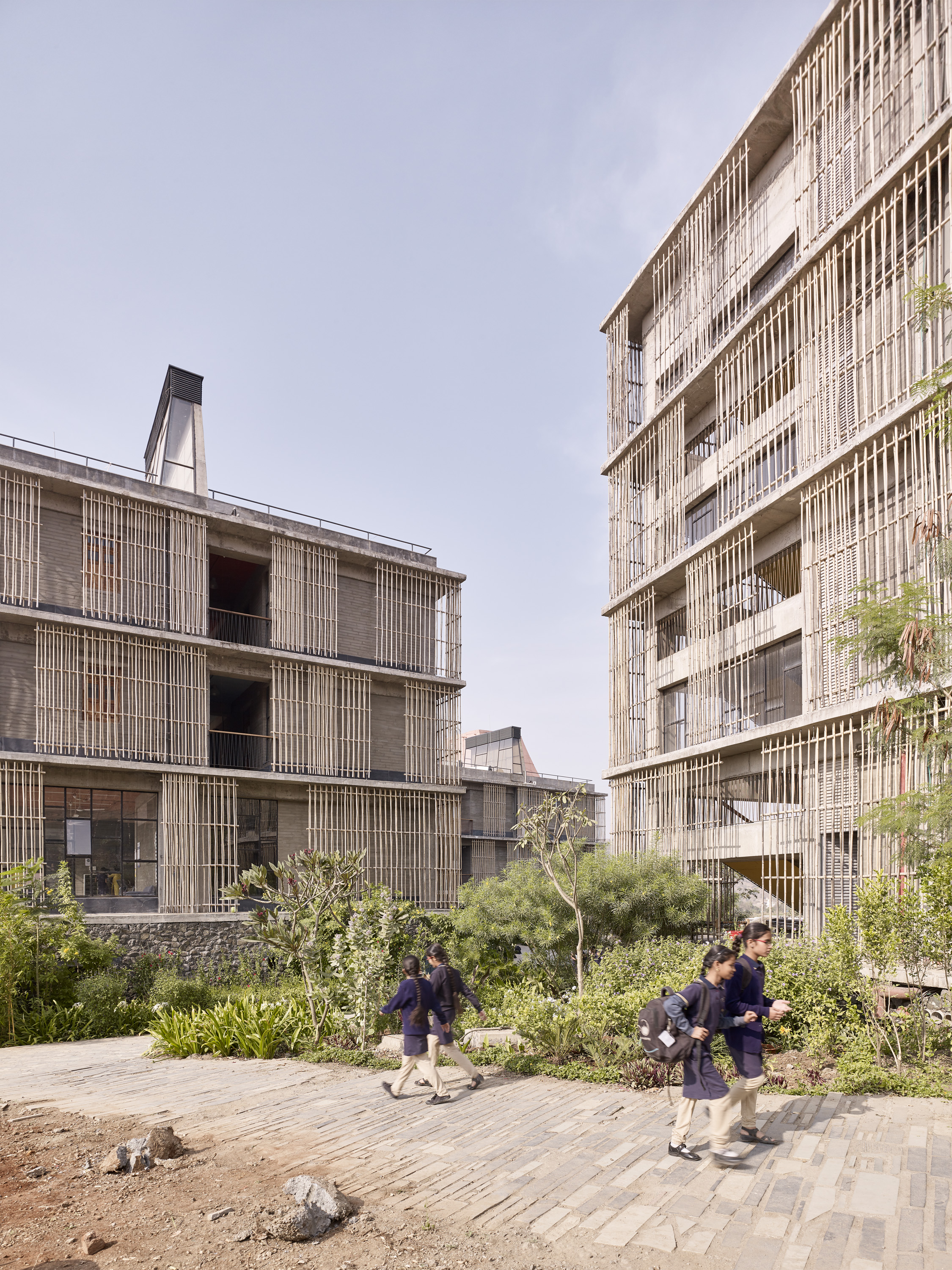 E17619 · Case Design · Avasara Academy